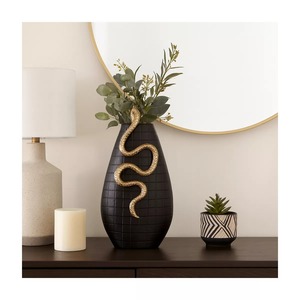 Vase Art Déco Noir en Ambre avec Motif Serpent Doré 18x10x6 Pouces Décoration de Table Faite à la Main - Product Image 3