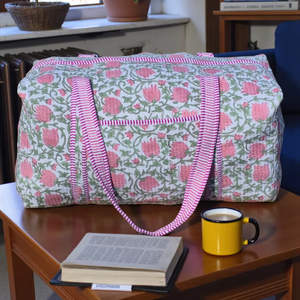 Bolsa de Viaje de Gran Capacidad con Estampado Floral, Bolsa de Lona Acolchada de Algodón para Fin de Semana o Viajes Cortos - Product Image 4