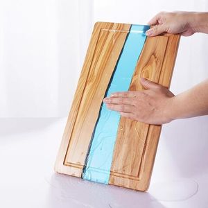 Planche de service de luxe en bois d'acacia et résine époxy, faite à la main, durable, rustique, pour charcuterie, fromage, pain, viande - Product Image 3