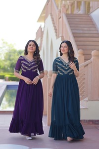 ชุดเดรสยาวแบบอานาร์กาลีสไตล์อินเดียและปากีสถาน ผ้าลายดอกไม้ปลอมแบบแฟชั่นล่าสุด พร้อมงานปักเลื่อมหลายเส้นด้าย - Product Image 6