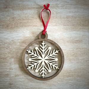 Decoración Festiva de Reno Colgante Hecha a Mano en Madera con Brillantes Detalles Navideños, Estilo Moderno - Product Image 6