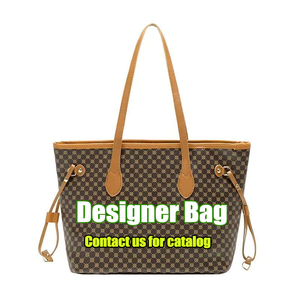 Sac à main bandoulière en cuir véritable pour femme de qualité supérieure, design luxueux et tendance avec étiquette métallique et fermeture éclair - Product Image 1