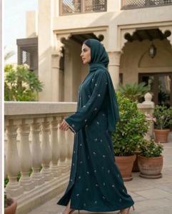 Abaya décontractée et respirante en polyester pour femme, coupe ample, longueur ras du sol, style évasé, pour soirées et occasions spéciales, Moyen-Orient - Product Image 3