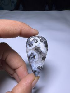 Gemas Aficionadas al Encanto: Colgante de Gema Suelta con Corte de Pera, Medicina Natural, para Creación de Joyas, 52 Quilates, Cambio de Color, Rajastán - Product Image 1