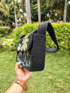 Bolso de Hombro con Cuentas Palm Escape, Bolso Artesanal para Vacaciones Tropicales, Artovia Exports - Product Image 2