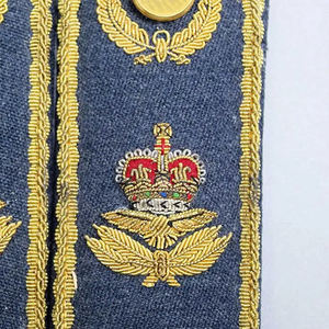 Épaulettes personnalisées brodées sur mesure avec détails tressés pour uniformes de cérémonie et défilés - Product Image 6