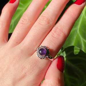Bague en Améthyste Faite à la Main, Motif Floral, Argent Sterling 925, Design Fantaisiste, Bijoux en Pierres Précieuses, Cadeau pour Femme, Vente en Gros - Product Image 4