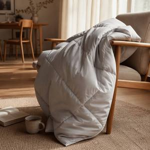 Couette matelassée légère et respirante en microfibre pour l'hiver, hypoallergénique, lavable en machine, garnissage 75D/36F pour toute l'année - Product Image 4