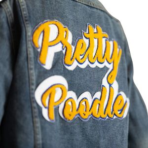 Chaqueta Vaquera Pretty Poodle para Mujer, Abrigo Azul Vaquero con Gráficos de Chenille, Estilo Casual Urbano de Hermandad Griega - Product Image 3