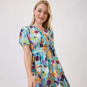 ชุดเดรสลำลองสำหรับผู้หญิง เดรสยาวปานกลาง ผ้าจอร์เจตต์ เอวธรรมชาติ เป็นมิตรกับสิ่งแวดล้อม ทรงทันสมัย คอวี ชุดเดรสฤดูร้อน - Product Image 1