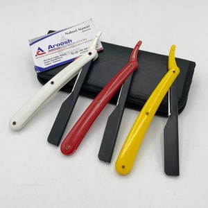Navaja de Afeitar Profesional Deslizante con Hoja de Acero Inoxidable con Recubrimiento de Polvo Negro y Mango de Plástico Manual para Barbería, Venta al por Mayor - Product Image 2