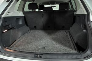 Véhicules d'occasion exclusifs : TiguanS 4Motion SUV / Crossover 2019, 184 ch, 2L I4, à vendre - Product Image 2