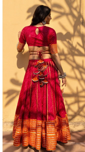 Lehenga Choli imprimé rouge et orange avec dupatta assorti |   Tenue ethnique indienne traditionnelle pour femmes, idéale pour les mariages et les fêtes - Product Image 5