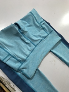 Leggings Deportivos Personalizados para Mujer, Leggings de Gimnasio de Alta Calidad con Cintura Elástica, Ecológicos y Antibacterianos - Product Image 5