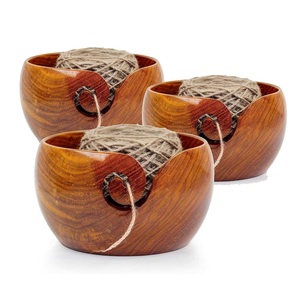 Bol à laine en bois artisanal indien, écologique et tendance, et organisateur de tricot manuel avec taille et couleur personnalisables - Product Image 6