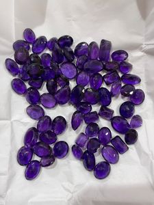 Gema de Amatista Africana Natural con Corte Esmeralda, Corte Ovalado, Corte Pera y Facetas para la Fabricación de Joyas - Product Image 2