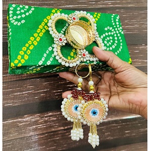 Coffret cadeau Jaipurios Rajasthani Bandhni avec pendentif œil porte-bonheur Shubh Labh et porte-bougie, idéal pour offrir lors de Bhajan Sandhya - Product Image 2