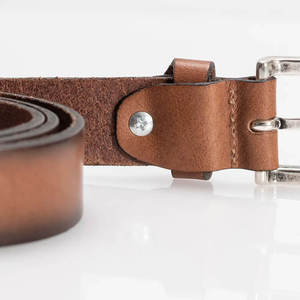 Cinturón de Cuero Vacuno Casual para Hombre de RAHRAJ ENTERPRISES, Hebilla Ajustable de Aleación con Diseño de Calavera, 3.5cm de Ancho, Hecho a Medida, Duradero - Product Image 4