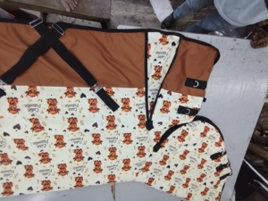 Couverture d'extérieur pour cheval, faite à la main, imperméable, pour l'hiver, avec protection poitrine, en tissu Ripstop, taille et couleur personnalisables, en polaire Oxford, pour dressage et extérieur - Product Image 5