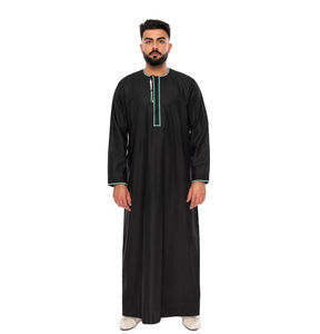 Jubbah Thobe de créateur pour hommes, style Dubaï Omanais Arabe, en soie brillante, avec poche poitrine brodée sur mesure - Product Image 5