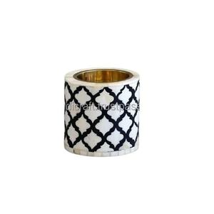 Quemador de incienso Bakhoor Mubkhar redondo de madera y resina con incrustaciones de hueso, hecho a mano por artesanos, con incrustaciones de nácar y patrón de luna y estrella. - Product Image 4