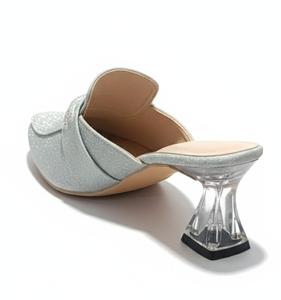 Mules Elegantes de Mujer en Color Lila Brillante con Punta en Pico |   Elegantes Tacones de Bloque Transparentes con Punta Ancha de 1-2 Pulgadas |   Sandalias de Lujo para Fiestas - Product Image 4