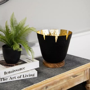 Support de bougie en fer noir fait main, écologique, durable, avec accents dorés, résistant à la chaleur, pour usage religieux, portable, décoration de la maison - Product Image 1