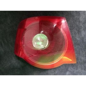 Luz Trasera Izquierda Usada para Jetta 1K5945095J - Product Image 1