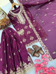 Ensemble Salwar Kameez en soie brodée violette traditionnel indien pakistanais pour femmes, coupe régulière, longueur au sol, tenue de mariage - Product Image 5