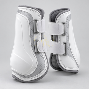 Botas de cepillado para caballos con interiores lisos, ajuste flexible y cierres resistentes para un movimiento cómodo durante el uso. - Product Image 1