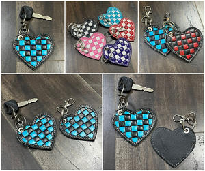 Llavero de Cuero Genuino de Moda 2026, Nuevo, al por Mayor, Hecho a Mano, con Forma de Corazón a Cuadros, Unisex - Product Image 3