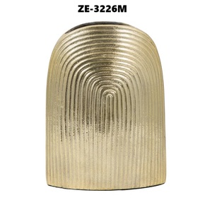 Jarrón de Metal Hecho a Mano con Diseño Floral, Tendencia Mundial 2026, para Decoración de Hogares de Lujo, Venta al por Mayor para Compradores e Importadores, Decoración Nórdica para Estantes - Product Image 5