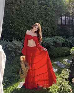 Conjunto de Top Corto y Maxi con Volantes y Hombros Descubiertos en Color Escarlata para Mujer, Tejido Sólido Lavado, Ecológico, Transpirable y Sexy para la Playa - Product Image 2