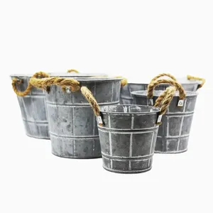 Maceta rústica galvanizada para exhibiciones florales, centros de mesa para bodas y jardinería al aire libre en patios y espacios de jardín. - Product Image 3