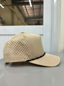 Gorra de Béisbol Perforada con Corte Láser, 5 Paneles, Perfil Medio, Logotipo Personalizado con Cuerda, para Actividades al Aire Libre para Adultos, Hecha en Vietnam - Product Image 3