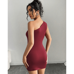 Vestido mini ajustado con detalle de anillo en O en un hombro y fruncido - Product Image 2