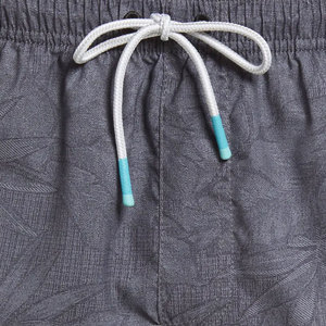 Short de bain décontracté pour homme à motif feuille gaufrée, taille élastiquée avec cordon de serrage, séchage rapide, longueur courte, taille mi-haute, gris - Product Image 2