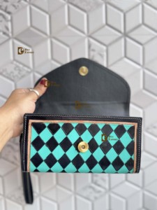 Vente Flash : Étui de Téléphone en Cuir Travaillé à la Main, Élégant, en Cuir Véritable, Motif à Carreaux Blancs, Style Vintage, Portefeuille pour Femme - Product Image 3