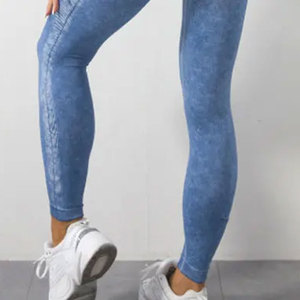 Custom <b>Women's</b> High Waist Yoga <b>Leggings</b> Breathable Seamless Knitted Fabric No Front Seam Scrunch Butt Workout Tie Dye Print - Product Image 4