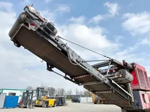 Concasseur à mâchoires Kleemann MR122 K092 de haute qualité avec moteur AC, capacité max. 700 t/h, boîte de vitesses et pompe - Product Image 3