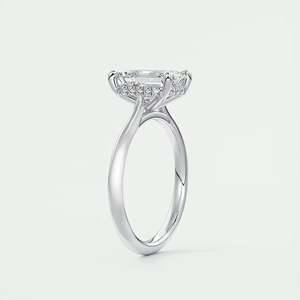 แหวนหมั้นเพชรทรงเหลี่ยมมรกต 2.80 กะรัต เพชรเลี้ยงในห้องปฏิบัติการ ประดับด้วยวงแหวนซ่อนรอบตัว ฝังในทองคำขาว 14k - Product Image 1