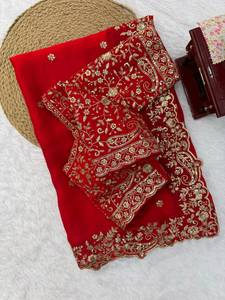 Sari en soie Fandy avec broderie de fils et de sequins de créateur, accompagné d'un morceau de blouse non cousu en soie Fandy - Product Image 4