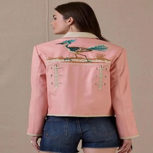 Chaqueta Vaquera de Cuero Rosa con Bordado de Roadrunner y Detalles con Cordones - Product Image 3