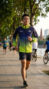 Custom <b>lightweight</b> windbreaker <b>jacket</b>, breathable quick dry fabric, OEM logo, ideal for <b>running</b> and outdoor sports - Product Image 4