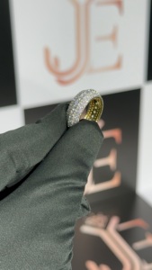 Anillo de Diamante Moissanite de Alta Calidad, Elaborado con Plata de Ley 925, Hermoso Adorno con Incrustaciones de Diamantes, Joyería de Eternidad Completa para Ella - Product Image 2