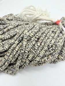 Al por mayor Cuentas de piedras preciosas de Jaspe Dálmata Heishi Tyre Crema Negro 4-5mm, Hilo de 16 pulgadas, Fabricante de joyas LG Gemstones - Product Image 2