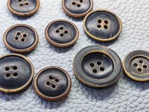 Boutons ronds à dos plat noirs en gros pour manteaux, vestes et costumes - Product Image 6