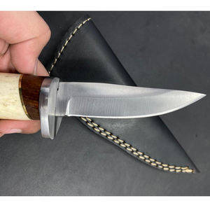 Cuchillo de caza de hoja fija de acero de Damasco con mango de madera, cuchillos de caza hechos en Pakistán - Product Image 2