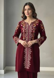ชุดเซ็ตกำมะหยี่หรูหราสำหรับผู้หญิง พร้อมงานปัก |   คอลเลคชั่นเสื้อผ้าสำเร็จรูปสำหรับฤดูหนาว - Product Image 3