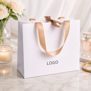 Bolsas de Regalo de Papel Blanco con Logotipo Personalizado y Asas de Cinta Dorada para Empaquetado de Boutique, Bolsas de Papel Impresas Personalizadas al por Mayor - Product Image 4